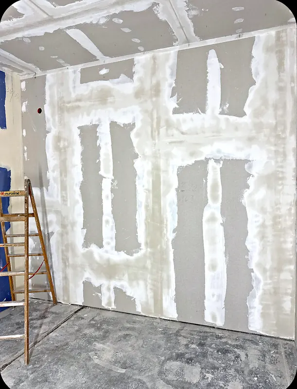 Gespachtelte Trockenbauwand